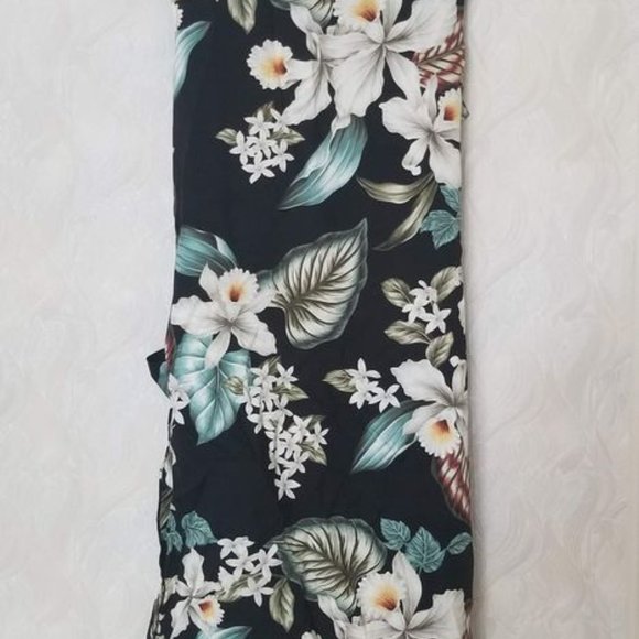 Black Hawaiian Pattern Dress - Picture 2 of 3